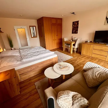 Trafalgar Apartment 133-2