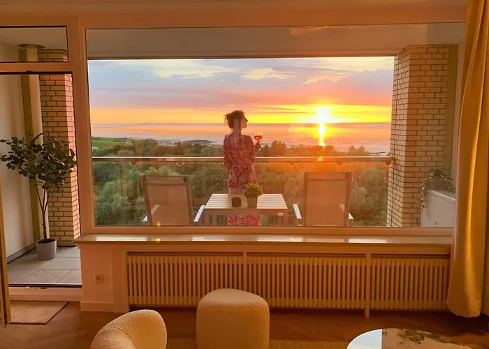 Panoramameerblicksuite direkt am Strand, Garage Wlan, Aufzug, Smarttv,Bettwäsche,Handtücher, Netflix uvm