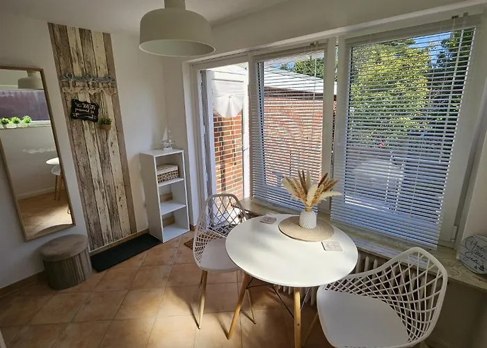 Lust auf Meer - Appartement Ferienwohnung Terrasse kleine Hunde willkommen Nähe Nordsee